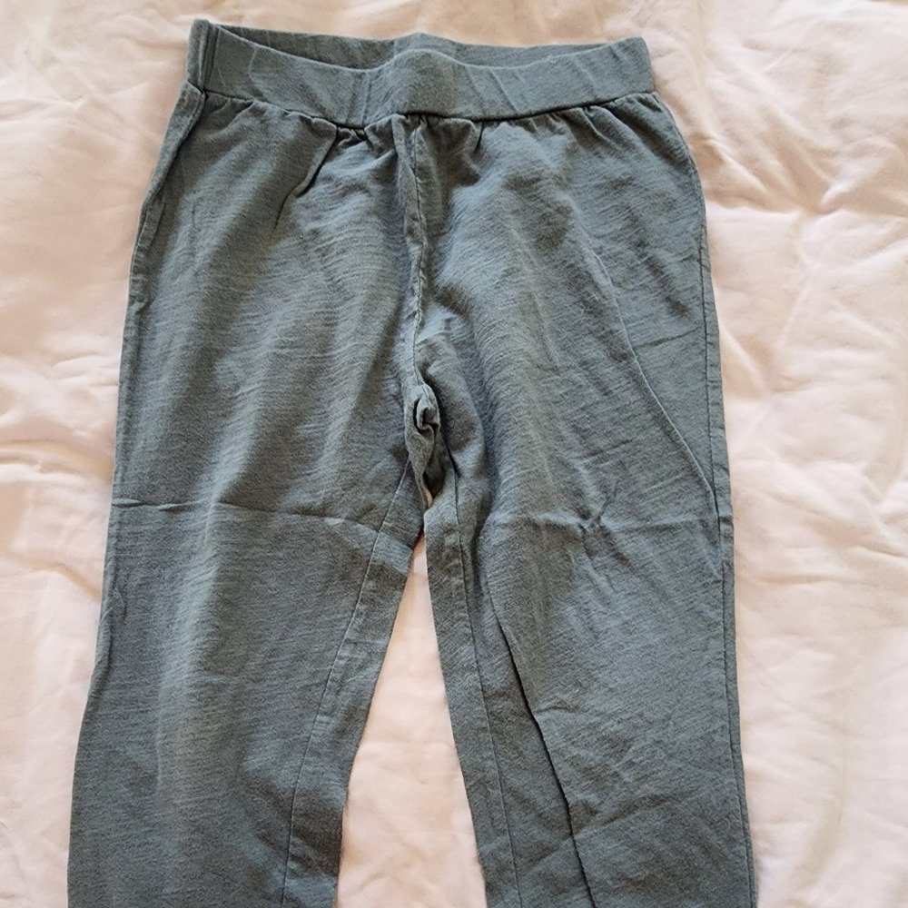 Gap Kids Girls Sage Jogger Like Capris Size 8